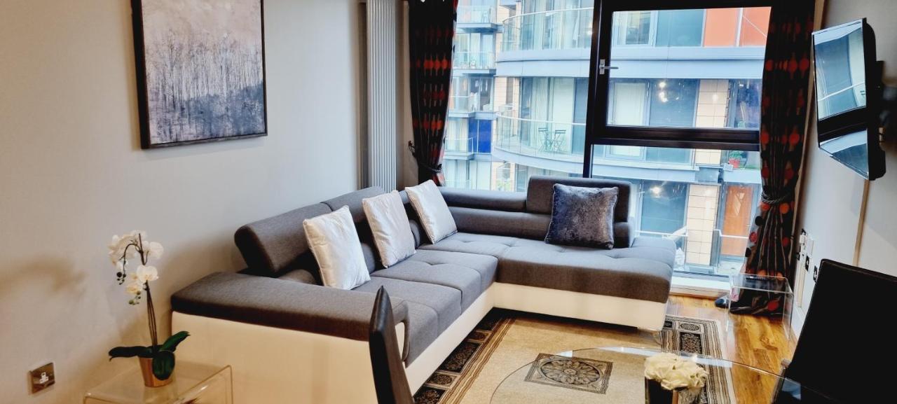 Waterside Apartment Canary Wharf London Exterior photo