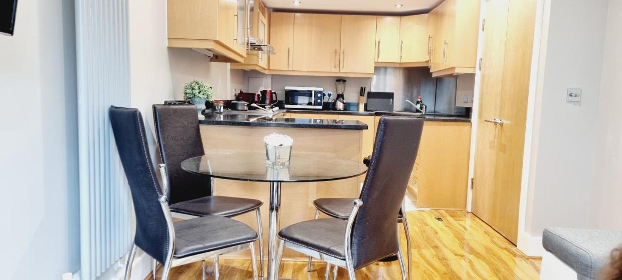 Waterside Apartment Canary Wharf London Exterior photo