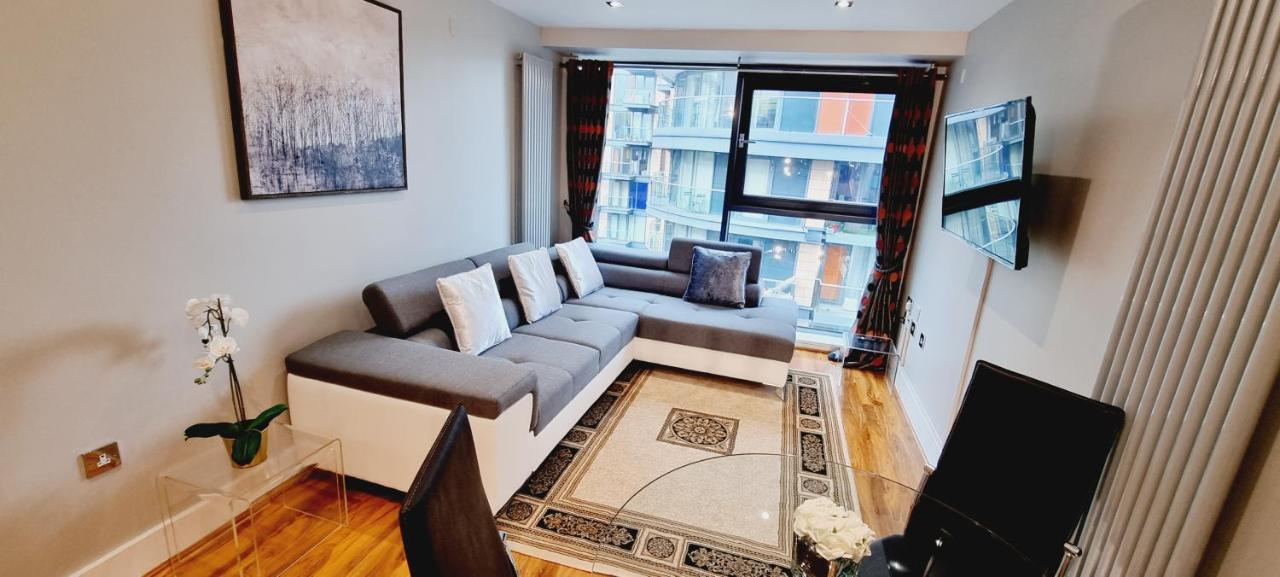 Waterside Apartment Canary Wharf London Exterior photo