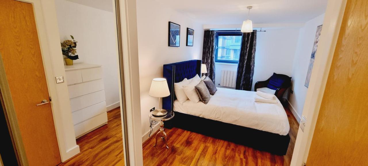 Waterside Apartment Canary Wharf London Exterior photo